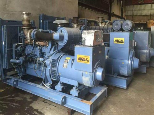 泰宁发电机组带负载降电压是什么原因照成的？